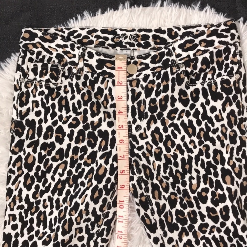 Cache Leopard Print Capris - Picture 7 of 8